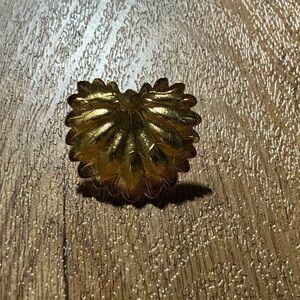 Gold Tone Leaf-Shaped Scarf Ring
